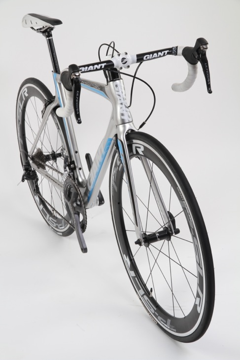 ジャイアント PROPEL ADVANCED 2 アルテグラ搭載、史上最速エアロ